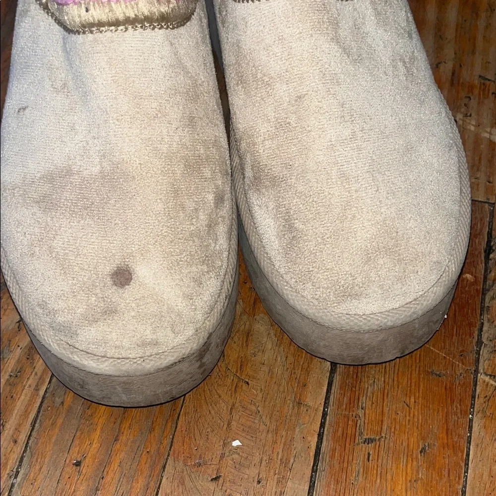 Laundry by Shelli Segal Girls' Cream Slip-On Moccasins with Pink Trim